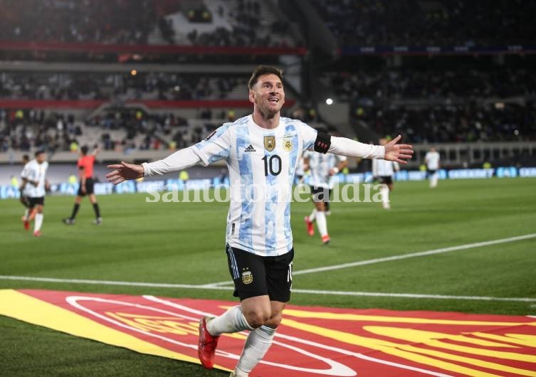 Messi superó el récord de Pelé como máximo goleador en selecciones sudamericanas