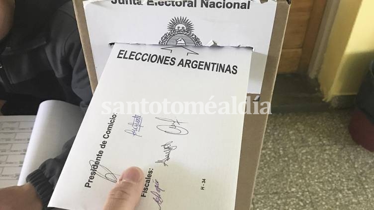 La jornada electoral se lleva a cabo con estrictos protocolos sanitarios. (Télam)