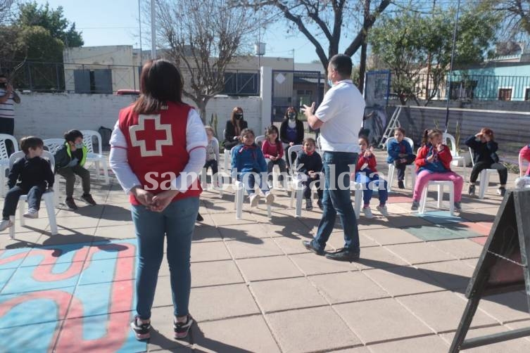 La Cruz Roja Argentina Filial Santa Fe realizó un taller en el que participaron cuatro salas de niños de 4 y 5 años.