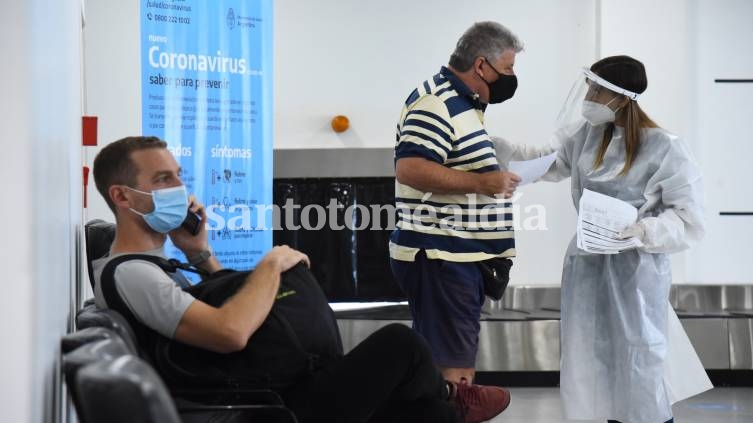 Quienes regresen al país deberán realizarse una PCR, 72 horas previas al viaje; y en territorio argentino, cumplirán con un test de antígenos.