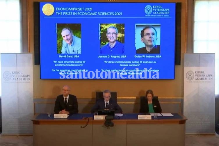 El premio Nobel de Economía fue otorgado a David Card, Joshua Angrist y Guido Imbens