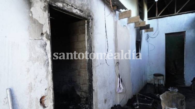 Cuatro víctimas fatales al incendiarse una vivienda en Rosario