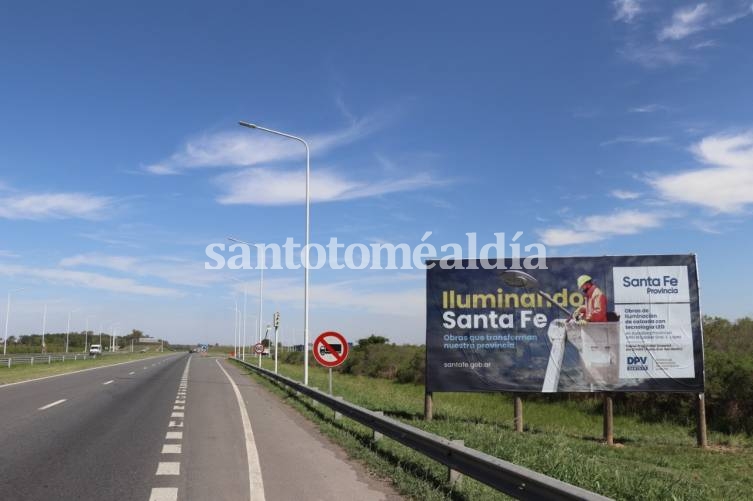 Avanzan las obras de iluminación en la Autopista Santa Fe - Rosario