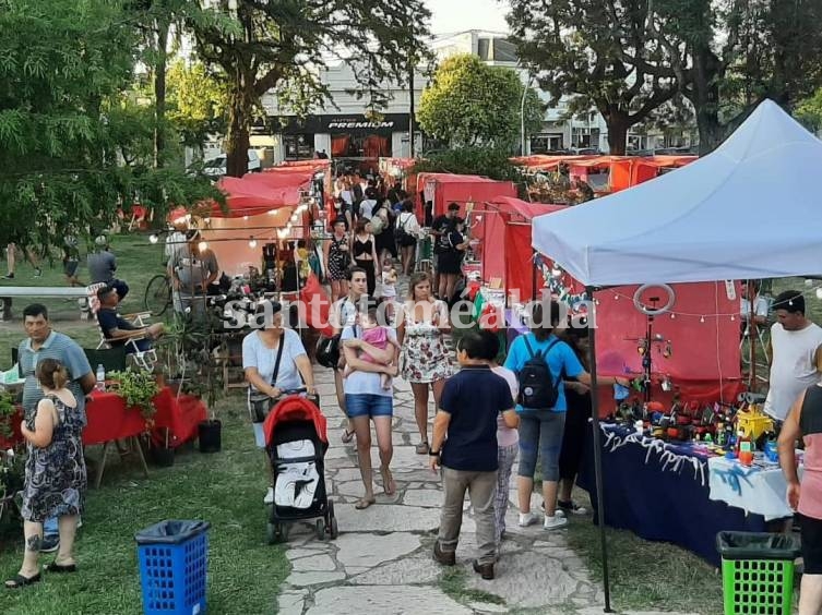 Se realizó con gran éxito la Feria Navideña de Artesanos y Emprendedores