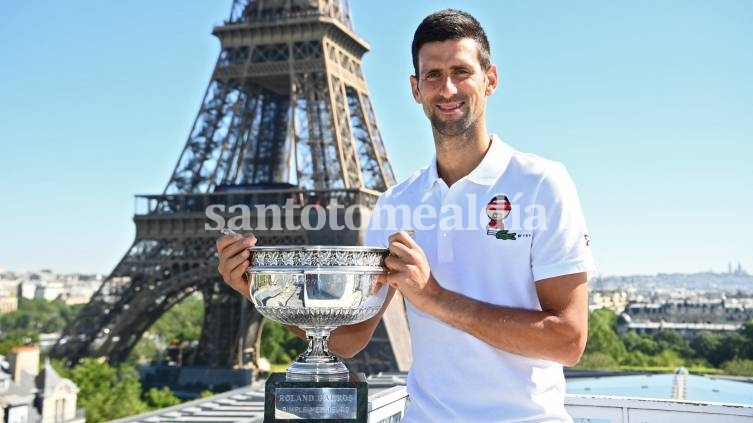 Francia recula y Djokovic no podrá participar en Roland Garros.