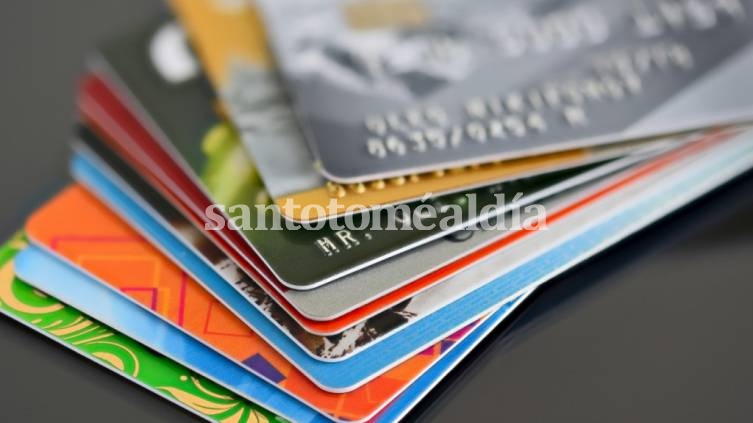 Los bancos deberán informar a la AFIP las compras con tarjetas de débito desde $30.000