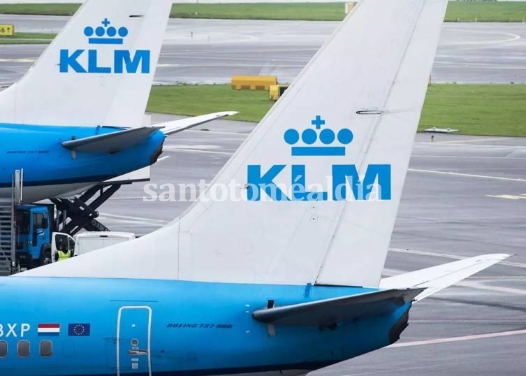 La aerolínea de Países Bajos KLM canceló todos los vuelos hacia Ucrania hasta nuevo aviso.
