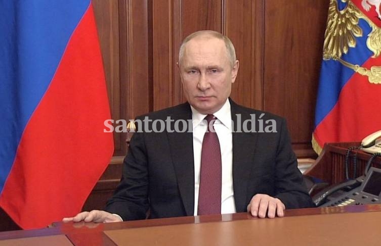 El jefe de Estado explicó que la operación militar rusa se llevará a cabo en defensa propia contra quienes habían tomado a Ucrania como 