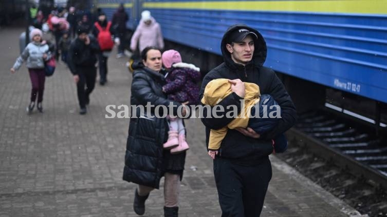 Autoridades ucranianas anunciaron un nuevo alto el fuego con fuerzas rusas para evacuar a civiles de Mariupol.