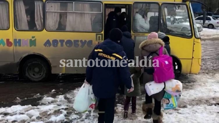 Un total de 8.057 personas han sido evacuadas de ciudades ucranianas a través de corredores humanitarios durante la jornada de este lunes.