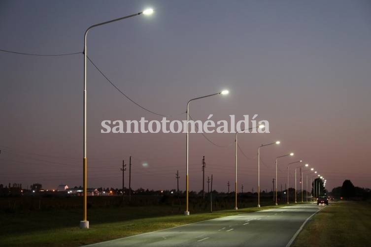 Plan Incluir: la Provincia inauguró obras de iluminación en el acceso a la localidad de San Agustín