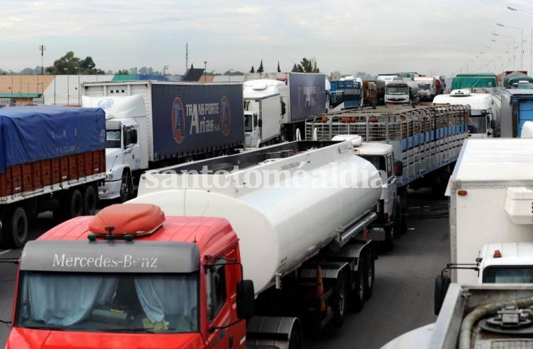 Transportistas de carga levantan el paro tras acordar un aumento del 20% en la tarifa