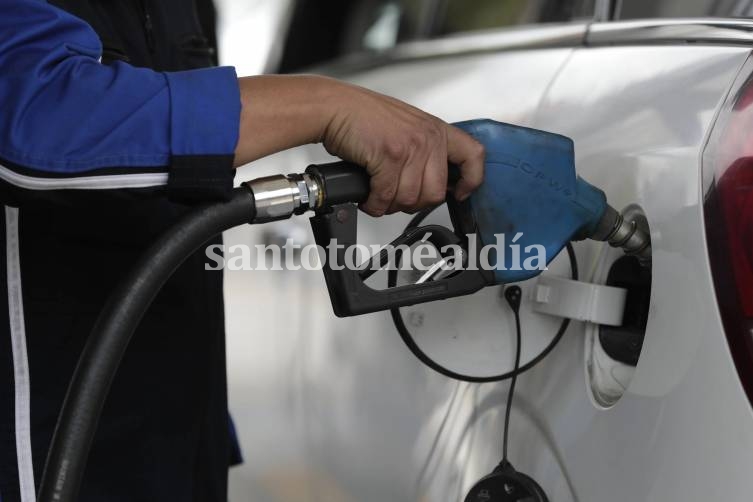 Los precios de los combustibles subieron un 52% en lo que va del año. 