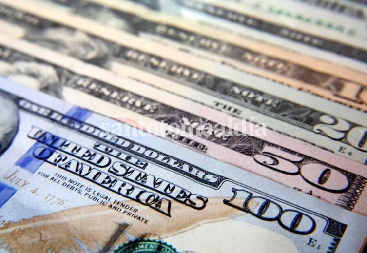 Dólar: el Gobierno oficializó los nuevos tipos de cambio, que ya están vigentes