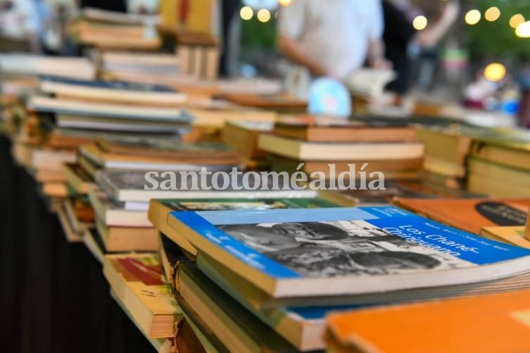 Feria del Libro Nacional y Popular en Santa Fe