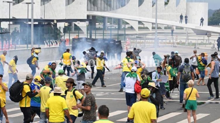 Brasil: bolsonaristas tomaron el Congreso, la Presidencia y la Corte para exigir un golpe de Estado