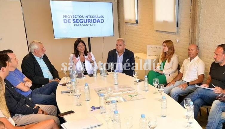 García encabezó una nueva reunión de trabajo junto a sus equipos. (Foto: PS)