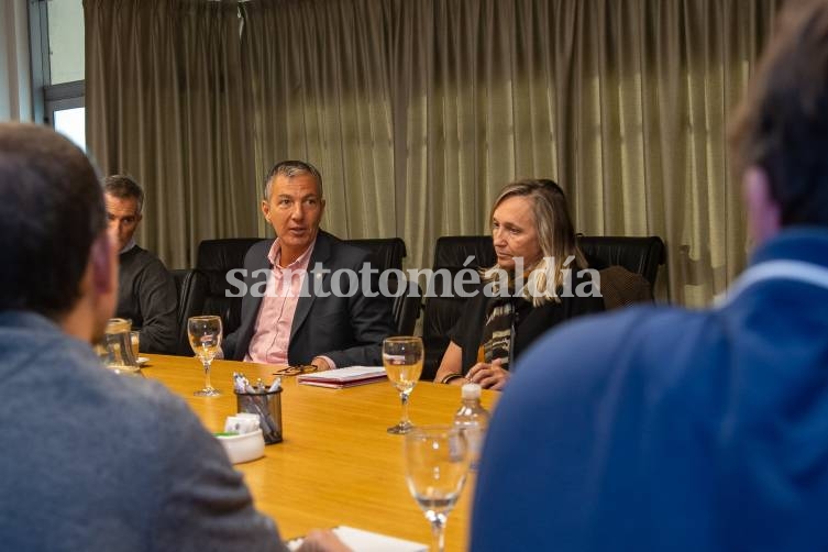 Pusineri mantuvo un encuentro con empresarios nucleados en la Delegación Santa Fe de la Cámara Argentina de la Construcción. (Foto: GSF)