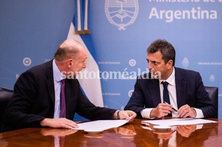 Perotti mantuvo una reunión de trabajo con el ministro de Economía de la Nación, Sergio Massa