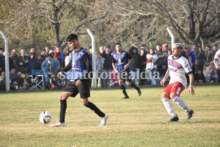 Vecinal Gálvez venció a Academia Cabrera y es el único líder en el Ascenso