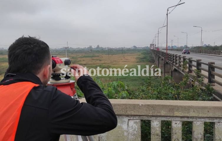 Vialidad Nacional informó que lleva adelante un monitoreo periódico de la situación de una junta y un apoyo de un tramo del puente.