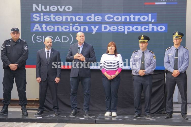 Perotti puso en marcha el nuevo Sistema de Seguridad 911 en la ciudad de Santa Fe