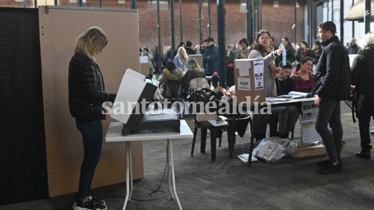 Hubo serios inconvenientes en Buenos Aires, a partir de la implementación del voto electrónico. (Foto: Télam)
