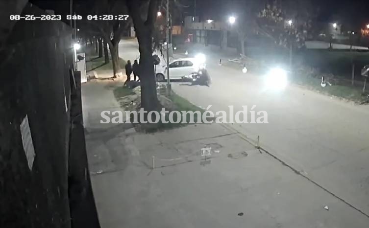 Barrio Iriondo: sacaba el auto de su casa, intentaron asaltarlo y logró escaparse