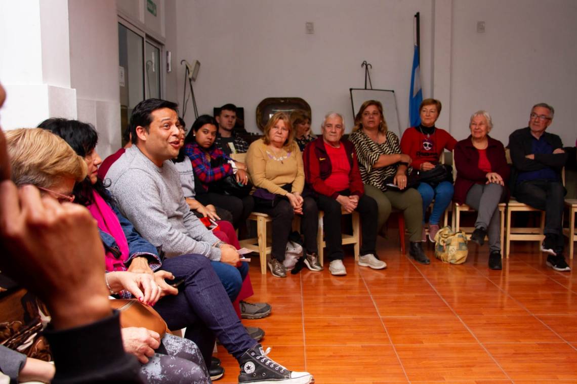 Alvizo visitó la sede de Utopía y participó de un encuentro con artistas de la ciudad