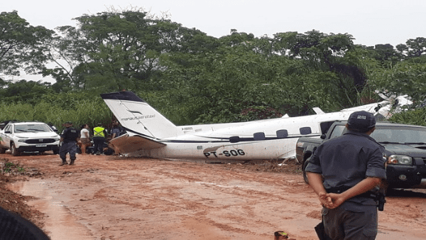 La avioneta se estrelló antes de aterrizar por la fuerte lluvia que azotó al municipio, indican informes preliminares. (Foto: @Metropoles)