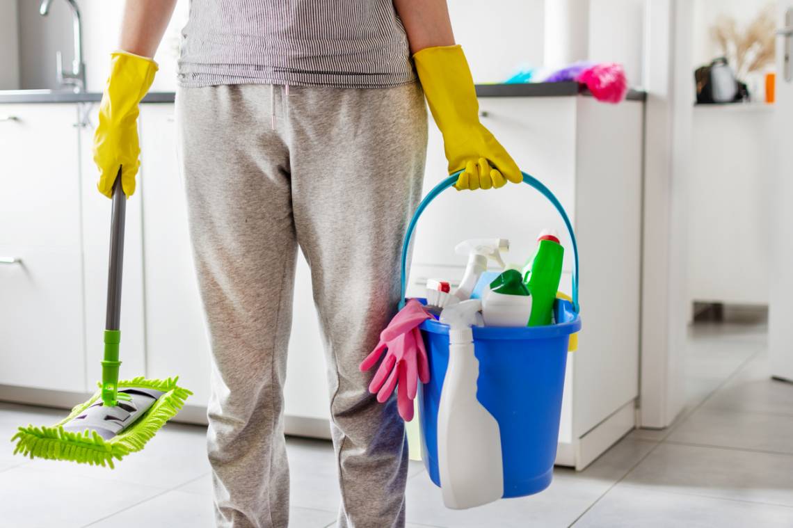 Aumento para las empleadas domésticas: a cuánto se va el salario y la hora a partir de febrero
