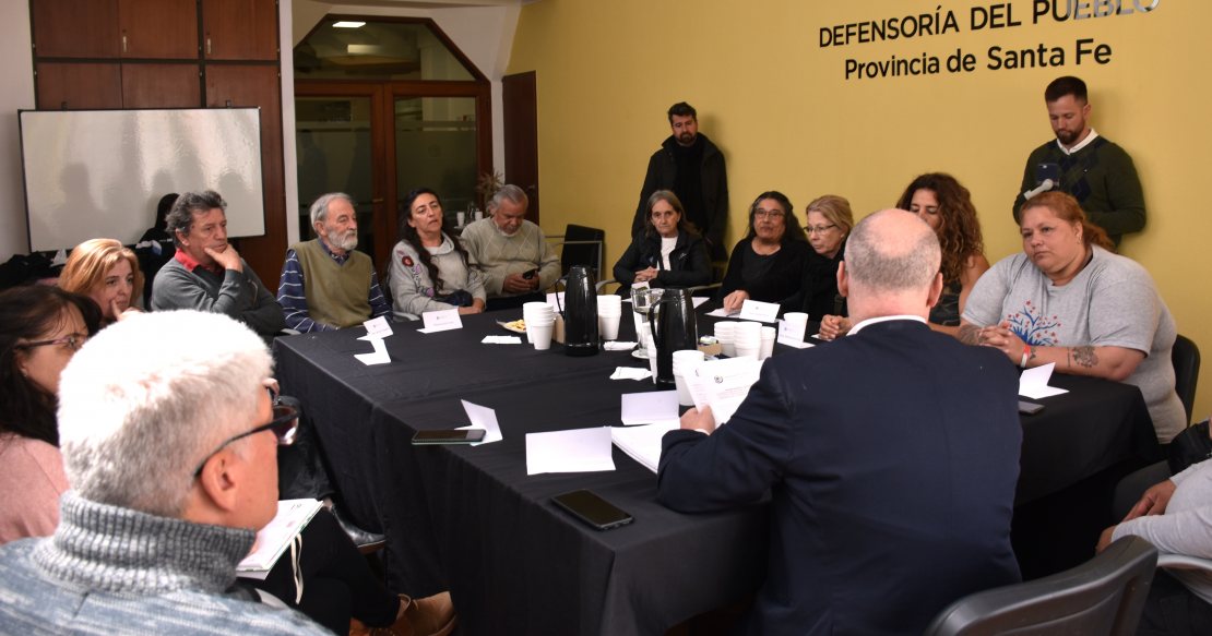 Instituciones y organizaciones de la costa y del cordón sudoeste de la capital provincial se reunieron en la Defensoría del Pueblo.