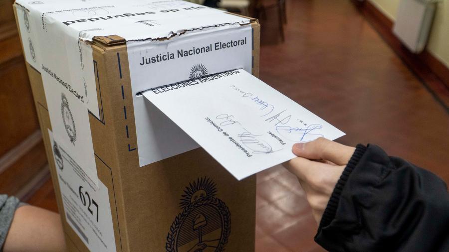 La Cámara Nacional Electoral establece el porcentaje que debe obtener un candidato para erigirse como ganador. (Foto: Télam)
