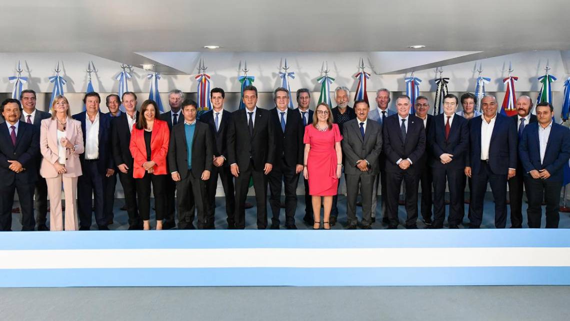 El ministro de Economía y aspirante presidencial, Sergio Massa recibió a los gobernadores. (Foto: Télam)