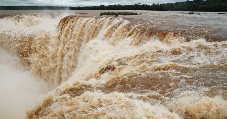 El Parque Nacional Iguazú reabre sus puertas tras la crecida histórica del río