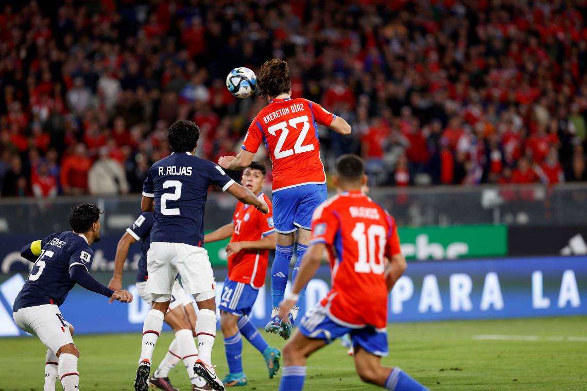 Chile y Paraguay no pudieron romper el cero en Santiago