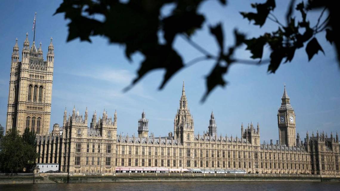 El Gobierno británico anunció recortes de impuestos en el presupuesto 2024