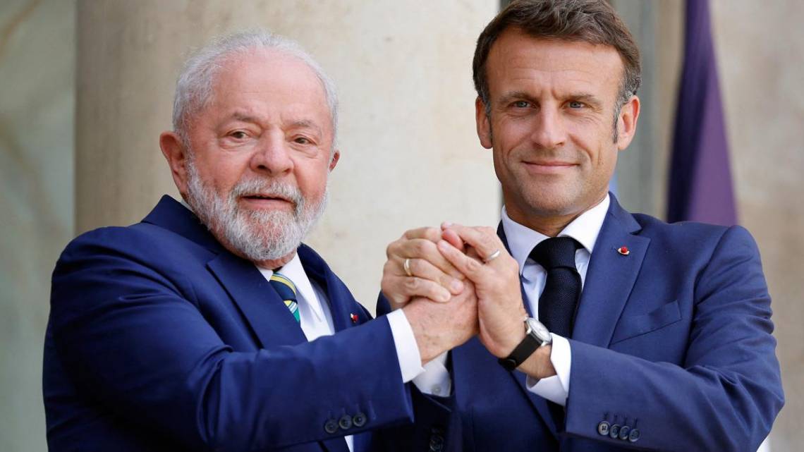 Lula y Macron en París. (Foto: AFP)
