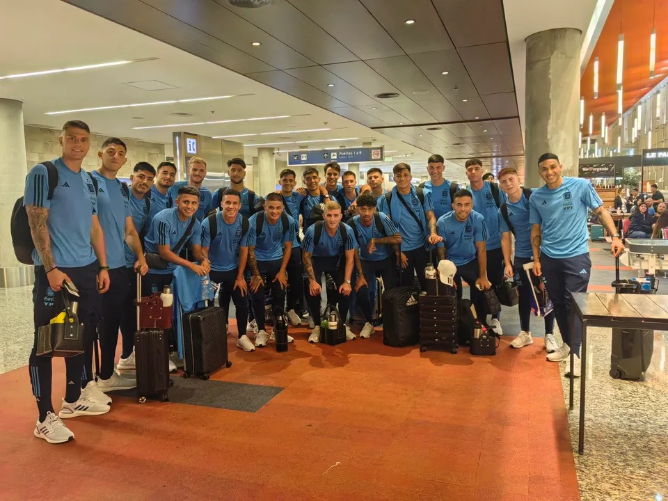 La Selección argentina de Mascherano viaja para disputar el Preolímpico