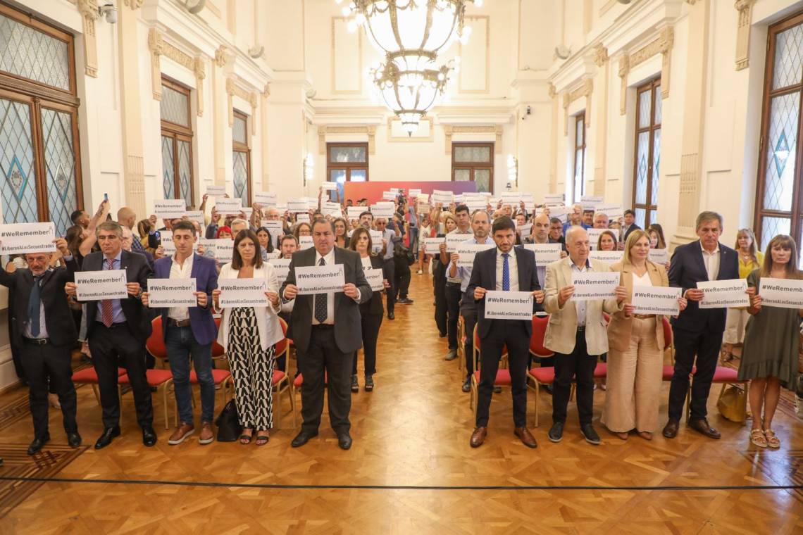 Este lunes se llevó adelante un acto alusivo al Día Internacional en Memoria de las Víctimas del Holocausto.