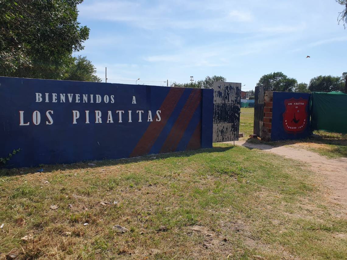 La cancha de Los Piratitas está en Dorrego al 2700, en Villa AdelinaCentro. (Foto: STD)