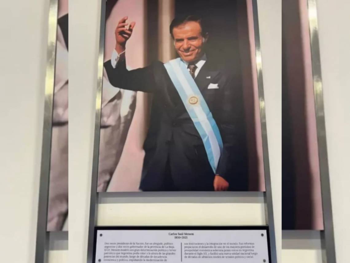 El Gobierno de Milei planea colocar un busto de Carlos Menem en la Casa Rosada