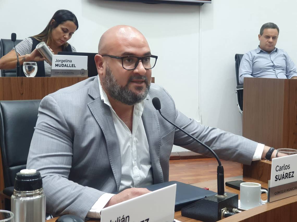 Carlos Suárez impulsa la creación de un Foro de Concejos Municipales del Área Metropolitana