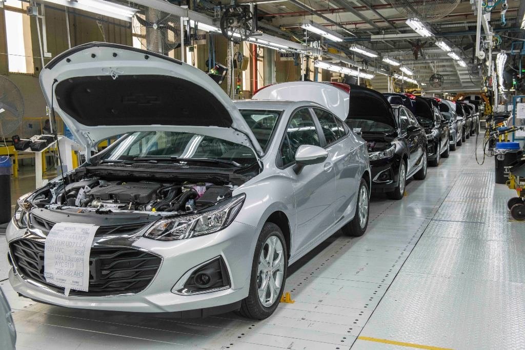 Por la crisis, General Motors anunció que paralizará su planta en Santa Fe