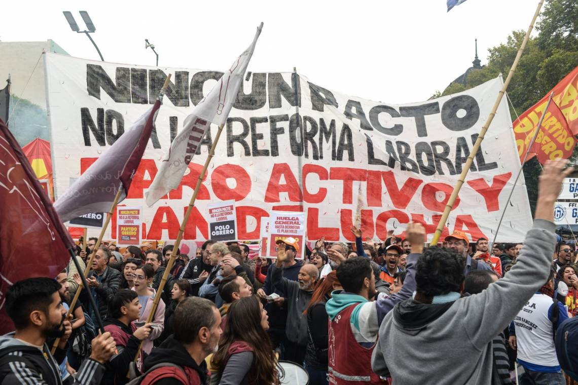 Distintos partidos de izquierda protagonizaron este miércoles un acto en Plaza de Mayo. (Foto:  @RominaDelPla)