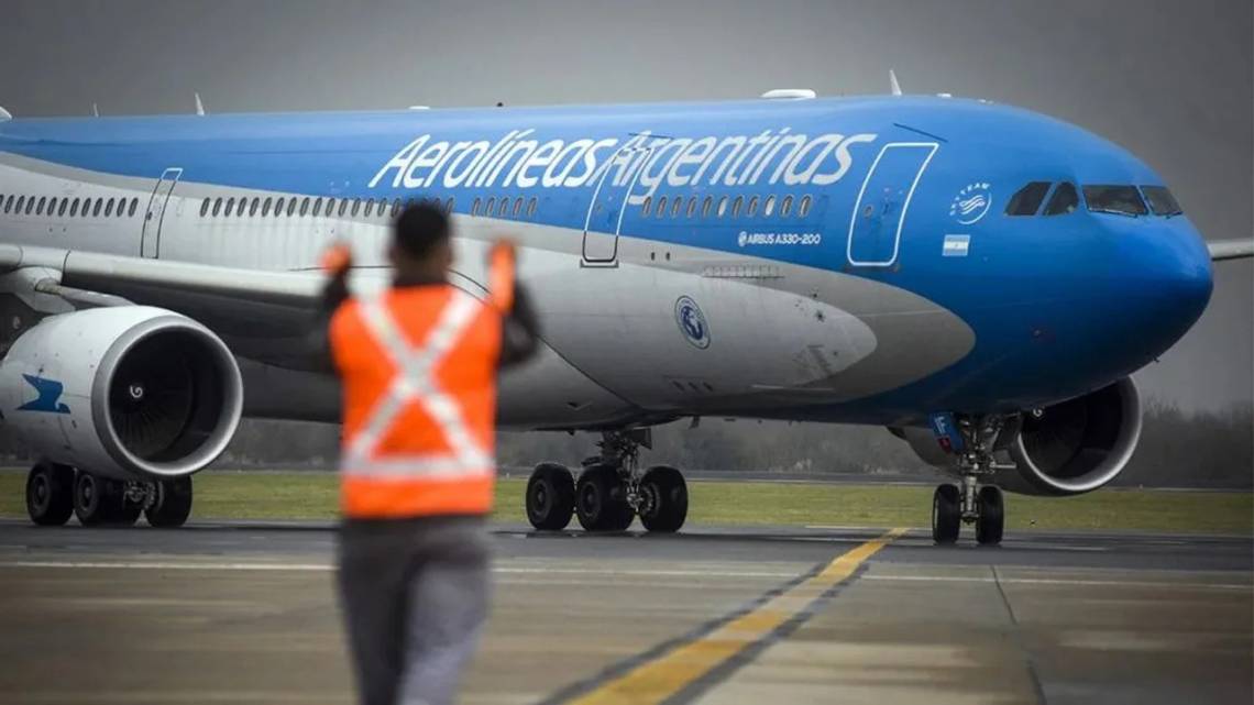 Aerolíneas, una de las empresas que el gobierno quiere privatizar. (Foto NA)