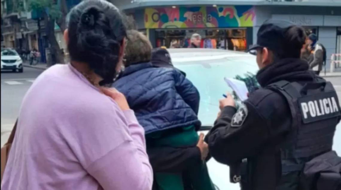 La insólita justificación de una mamá que dejó encerrado en el auto a su hijo de dos años en Rosario