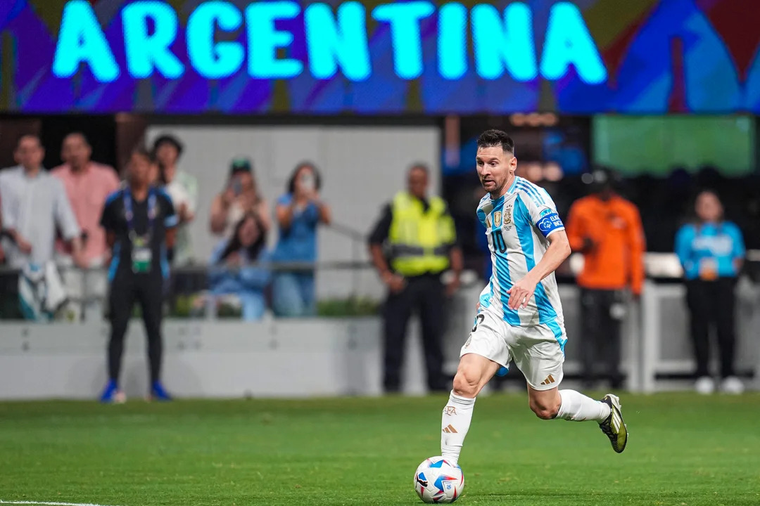 Argentina juega ante Chile con el objetivo de asegurar la clasificación a los cuartos de final de la Copa América