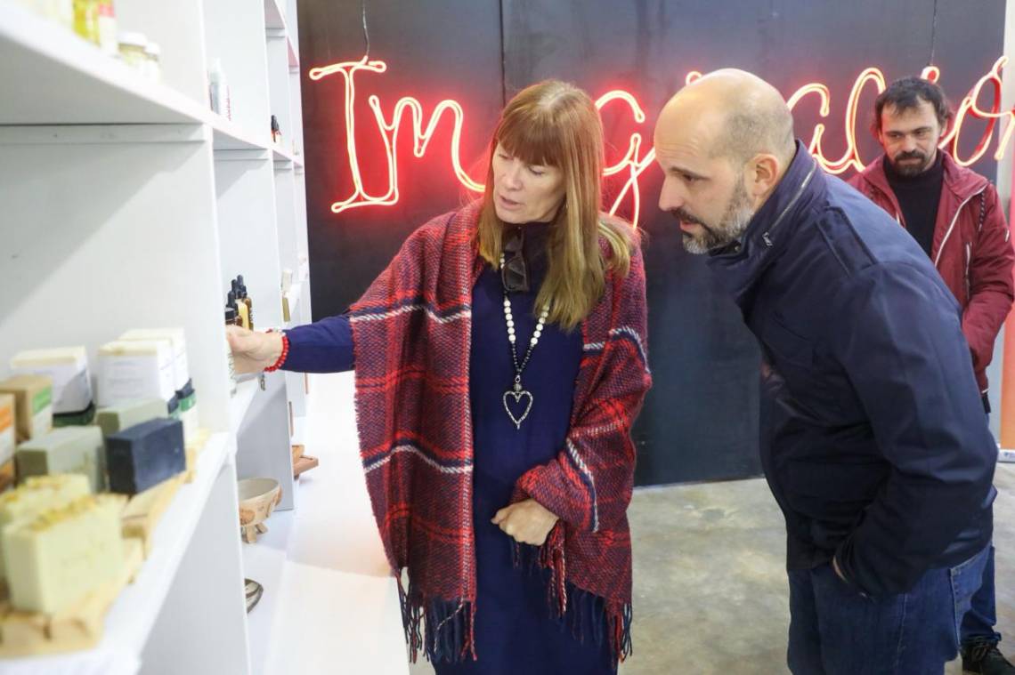 Susana Rueda: “Queremos visibilizar y difundir el diseño de los creativos santafesinos”