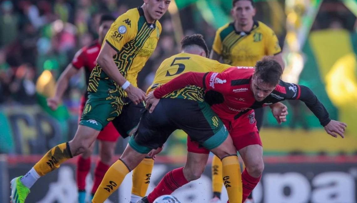 Colón cayó por 1 a 0 ante Aldosivi de Mar del Plata en condición de visitante en el estadio José María Minella. (Crédito: Diego Izquierdo)